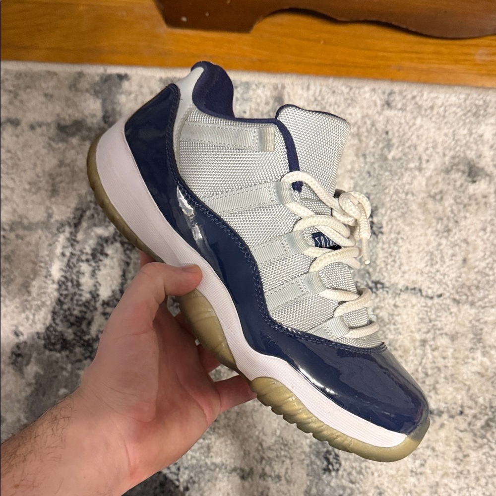 Jordan 11 low Georgetown